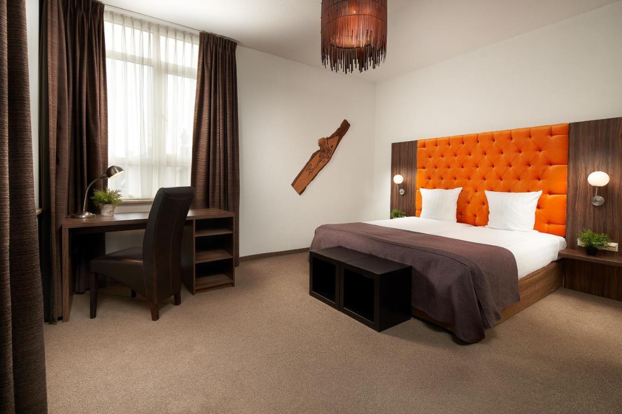 Hotel La Reine 3*