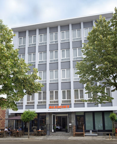 La Reine Hotel 3*